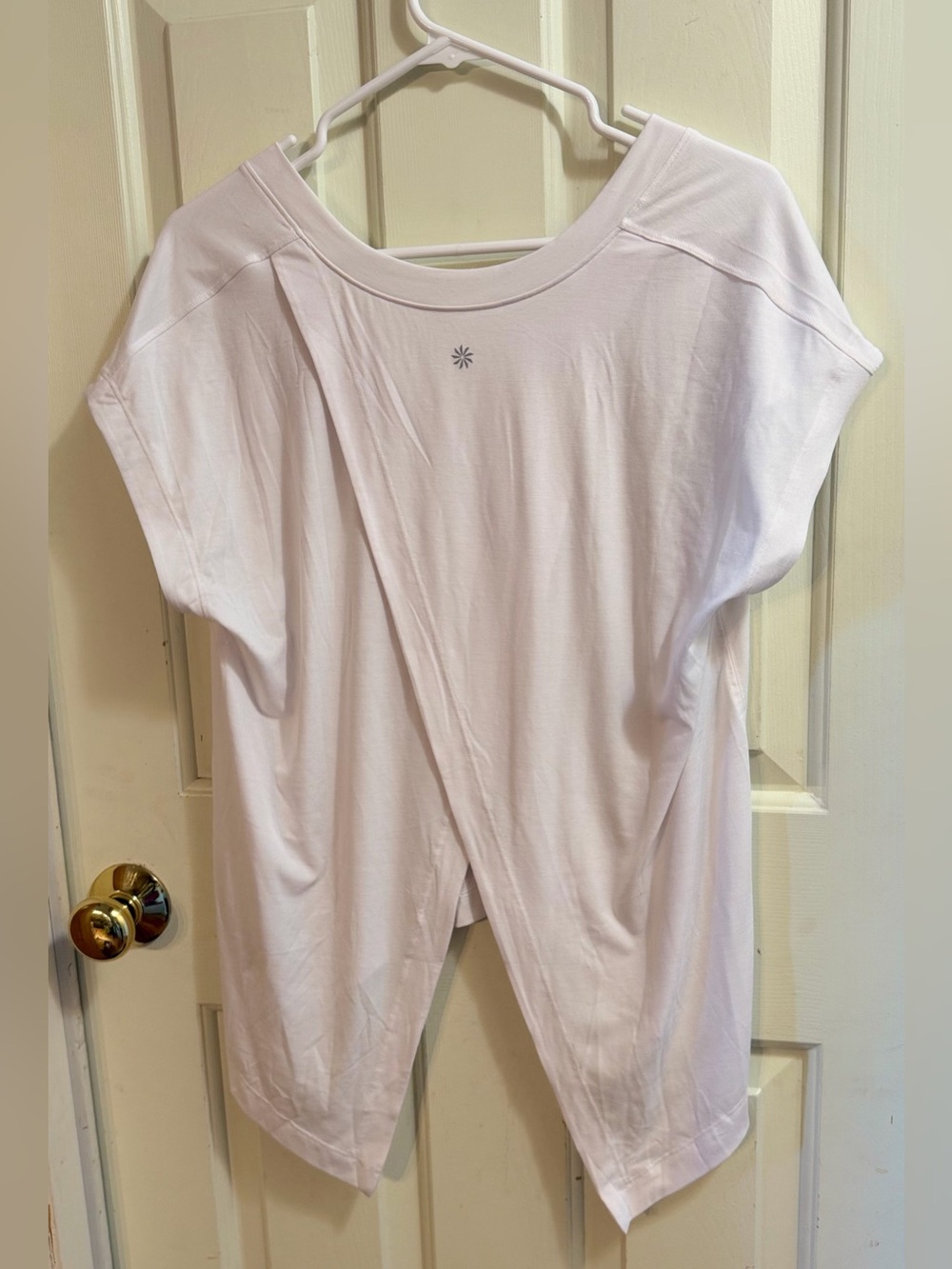 Athleta Hi-Low Asymmetrical V-Neck White Short Sleeve Athletic Top | M - Picture 2 of 12